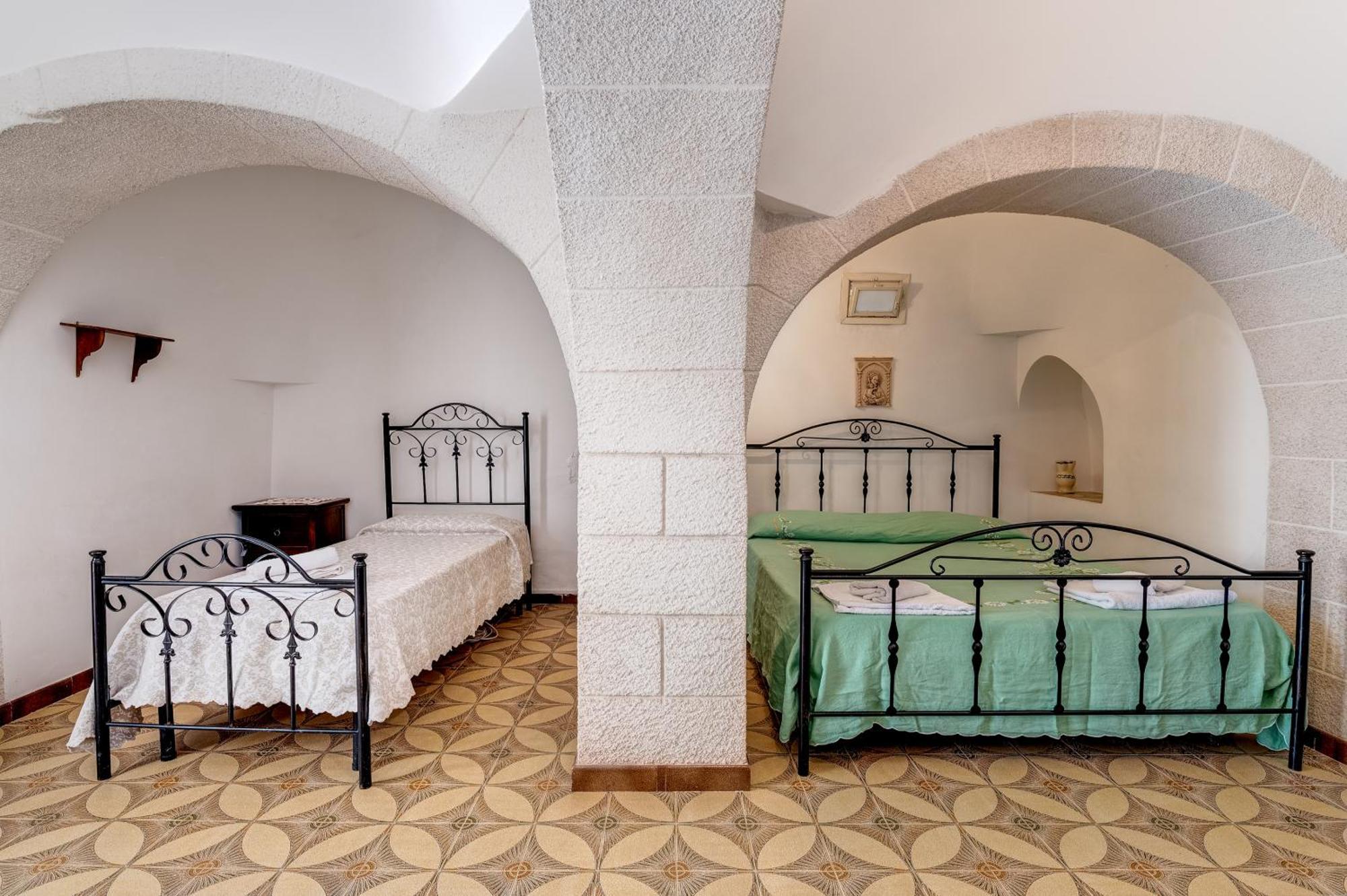 オストゥーニ Trullo La Querciaヴィラ エクステリア 写真