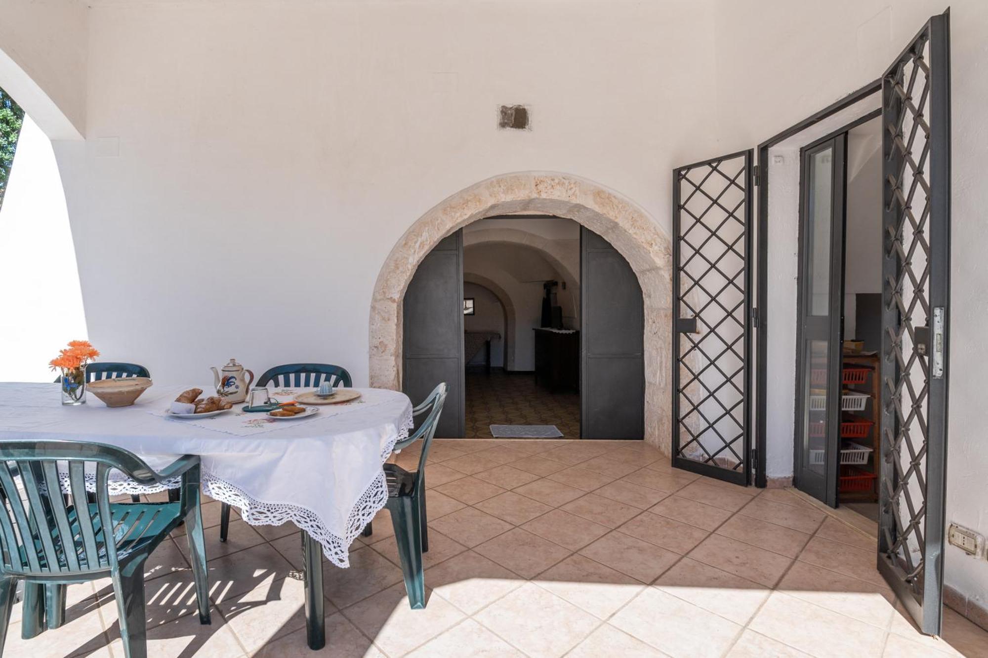 オストゥーニ Trullo La Querciaヴィラ エクステリア 写真