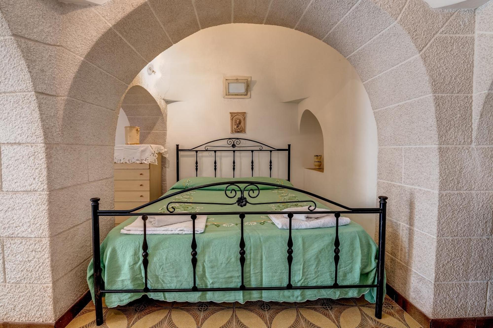 オストゥーニ Trullo La Querciaヴィラ エクステリア 写真