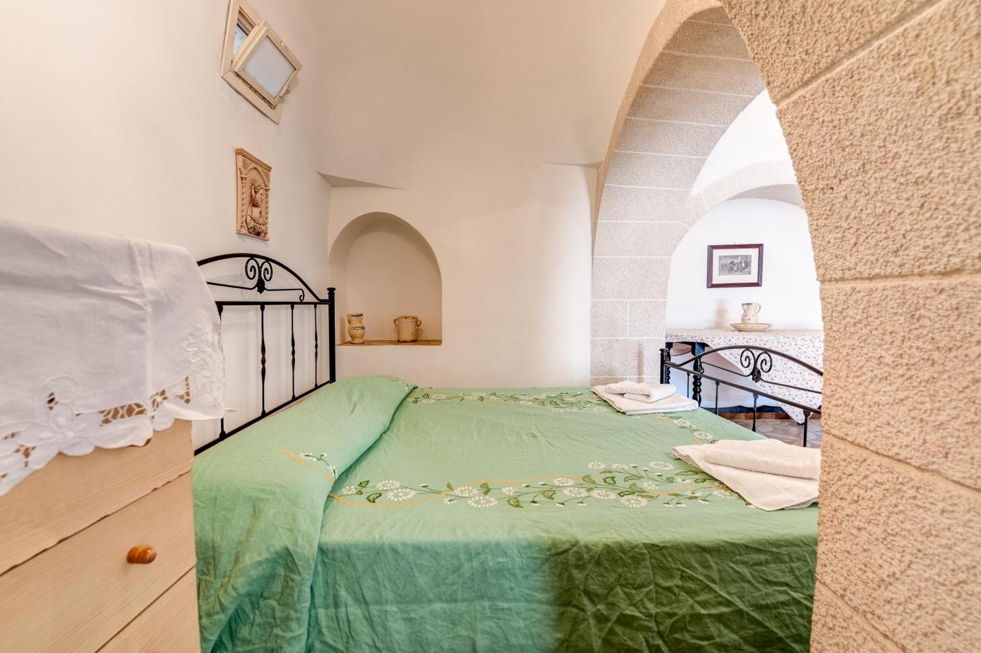 オストゥーニ Trullo La Querciaヴィラ エクステリア 写真
