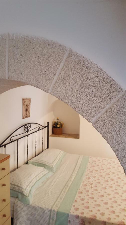 オストゥーニ Trullo La Querciaヴィラ エクステリア 写真